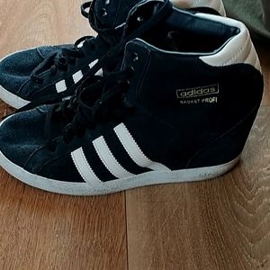 Wedge adidas sneakers